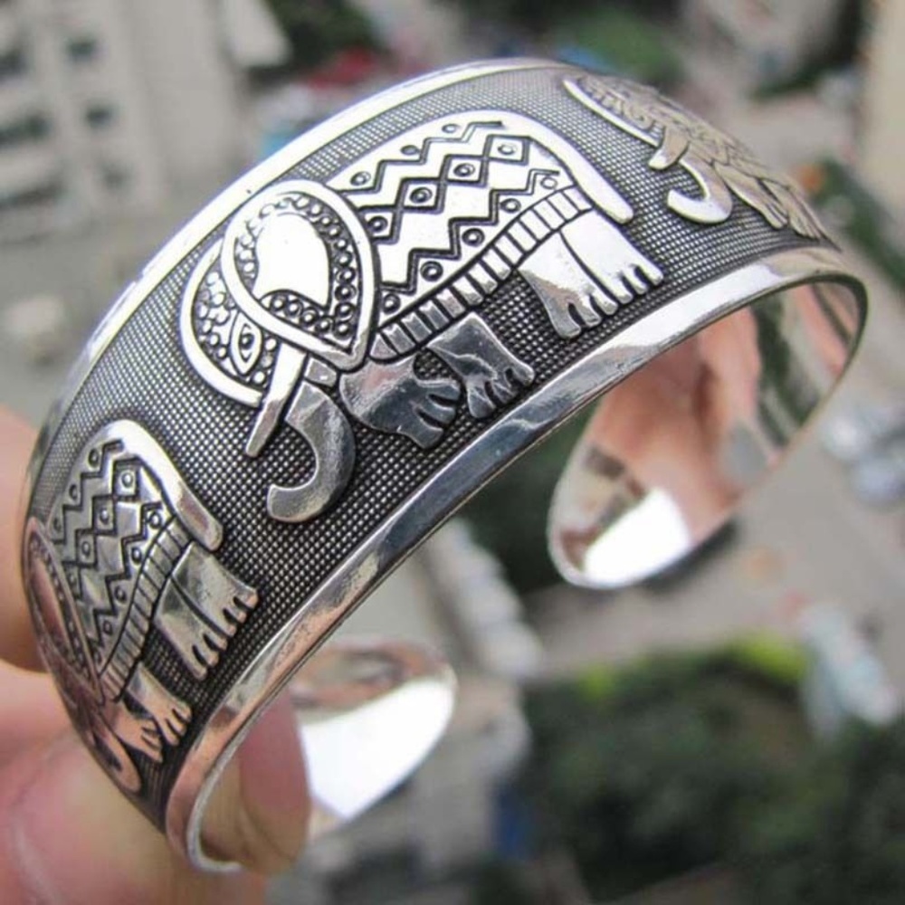 Tibetan Silver Carved Elephant Bracelet